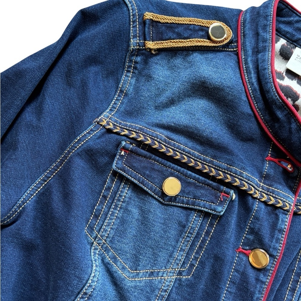 Chico’s Zenergy Denim Military Jacket Sz M/1 Stitching Stretch Dark Wash Pockets - Picture 3 of 7